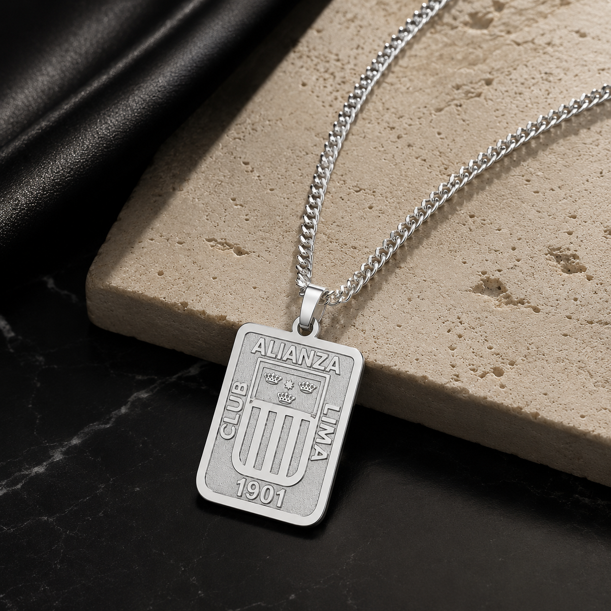 Collar Alianza Lima Escudo Plateado Plata